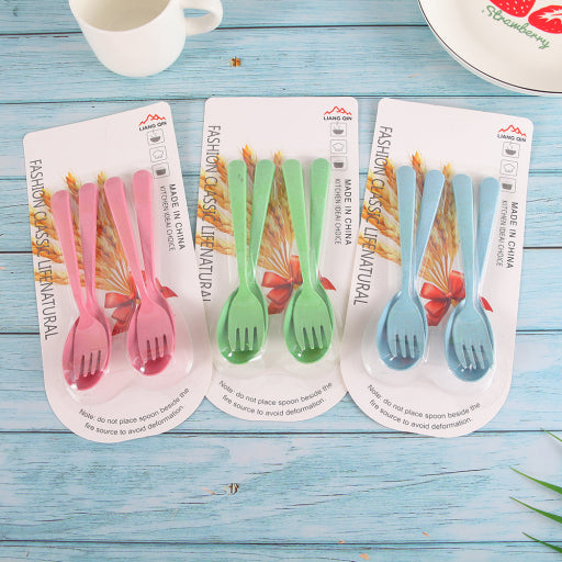 Juego de cubiertos dos piezas de tenedor y cuchara.