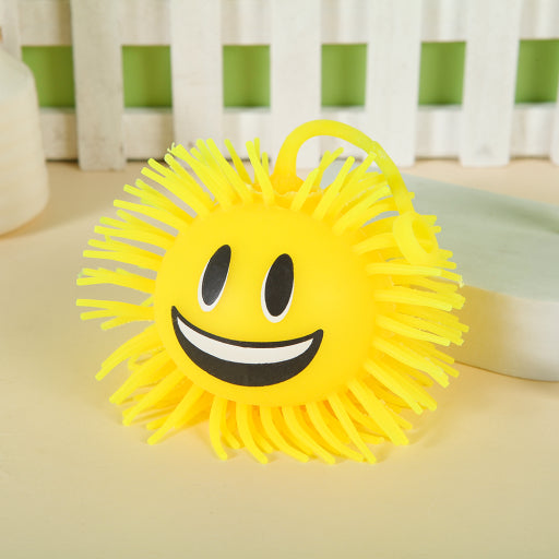 Linda bola de pelo emoji brillante