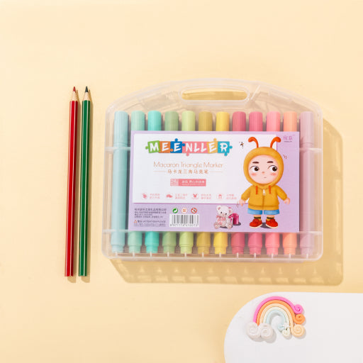 Plumones triangulares de 24 colores.