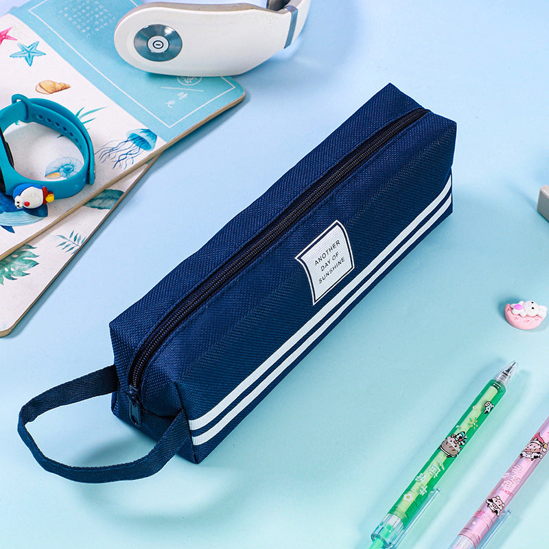 Estuche con diseño de líneas