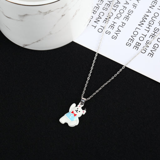 Collar de resina de oso bailando