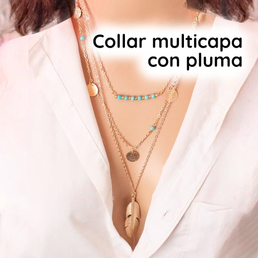 Collar multicapa con pluma