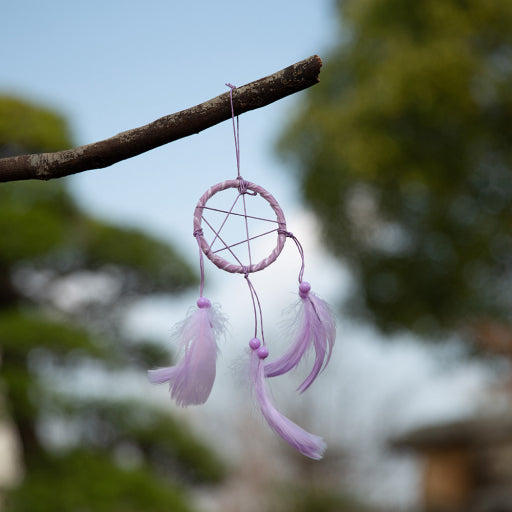 Campana de viento de plumas