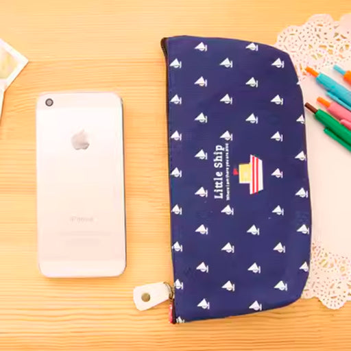 Estuche multiusos con diseño sencillo