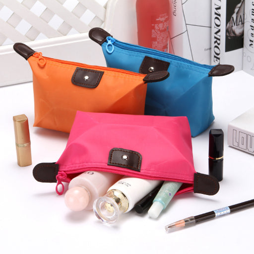 Cosmetiquera en diferentes colores