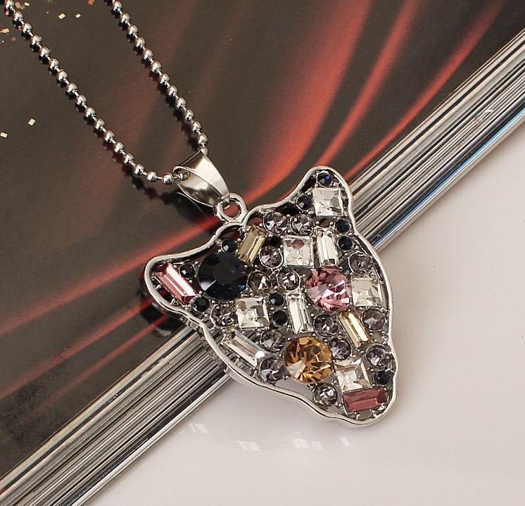Collar de cuadro con pedreria