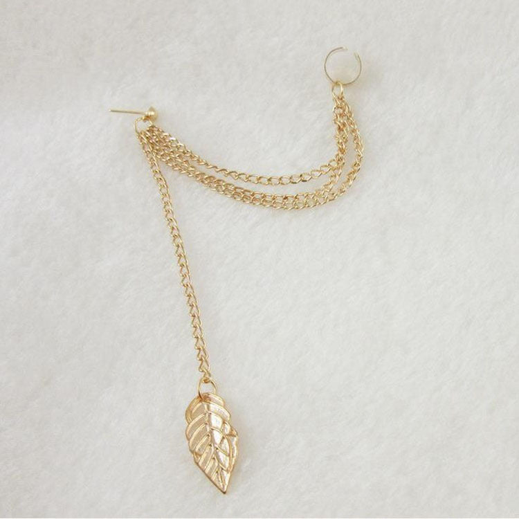 Juego de aretes con diseño de cadenita