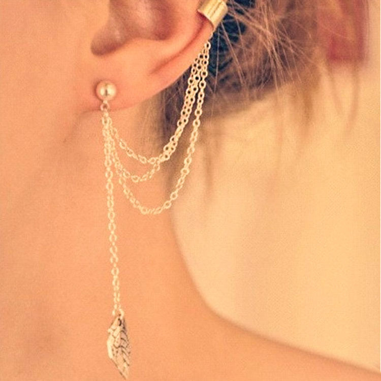 Juego de aretes con diseño de cadenita
