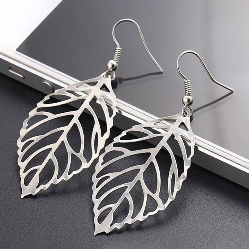 Juego de aretes en forma de hoja