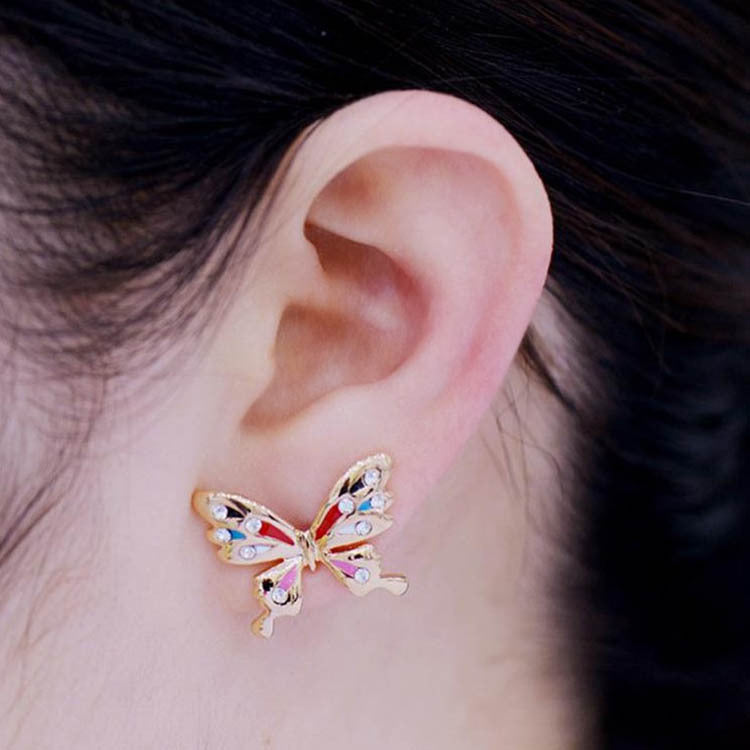 Juego de aretes en forma de mariposa