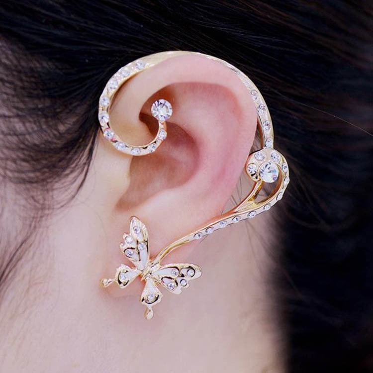 Juego de aretes en forma de mariposa