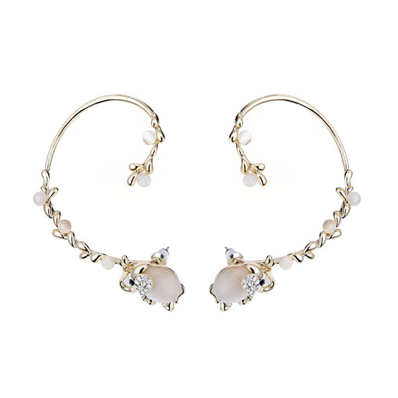 Juego de aretes con adorno para toda la oreja