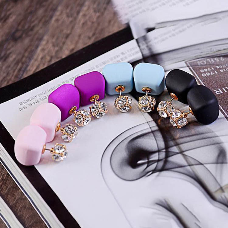 Hermosos aretes en forma de cajita