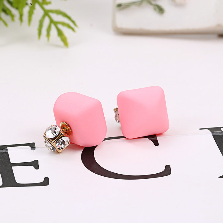 Hermosos aretes en forma de cajita