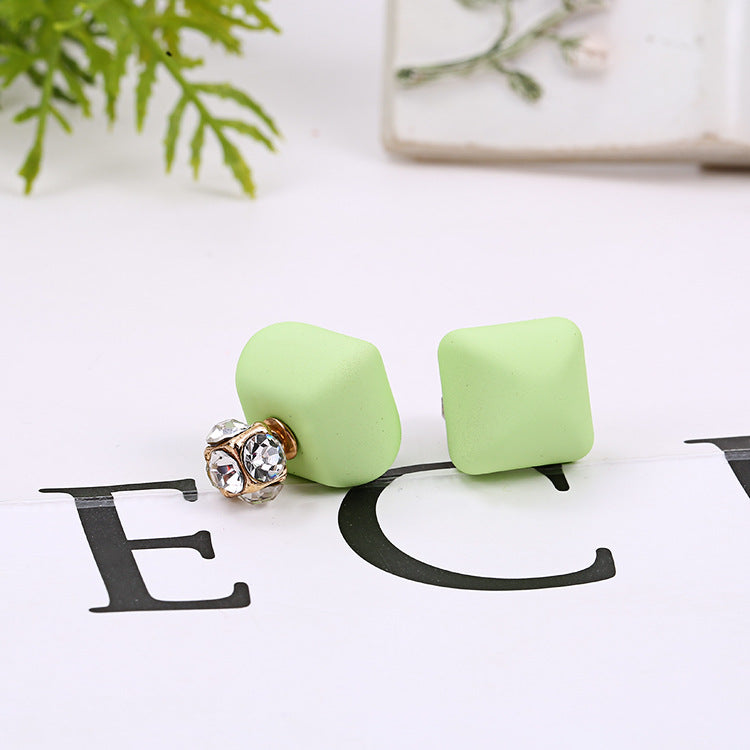 Hermosos aretes en forma de cajita