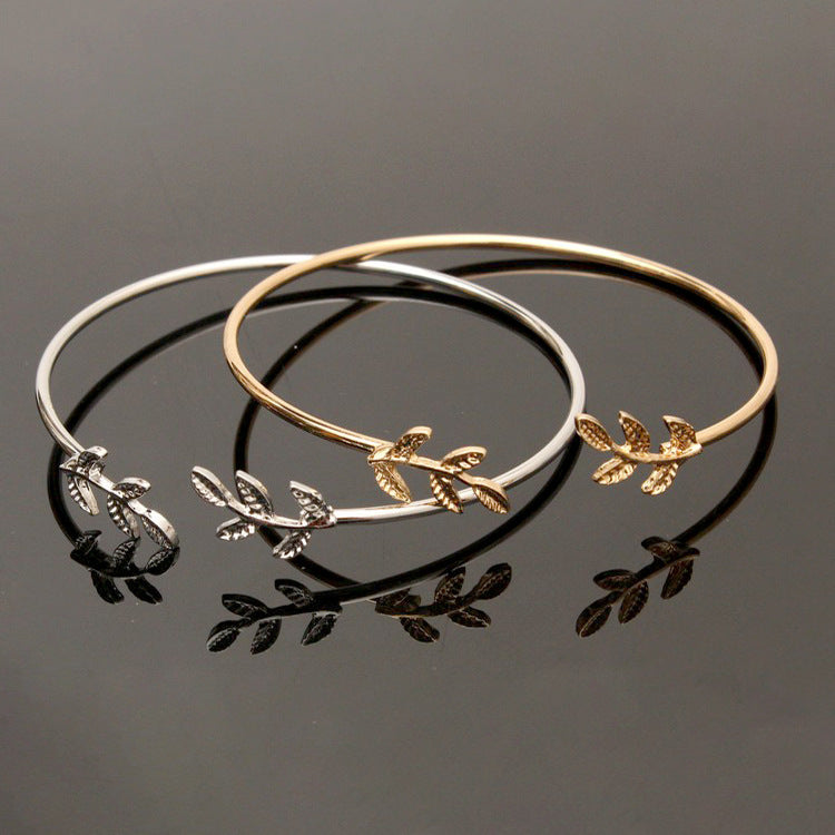 Pulsera ajustable con diseño de hoja