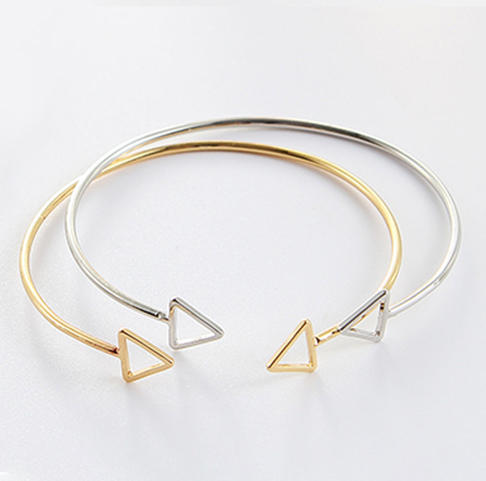 Pulsera ajustable con triángulos