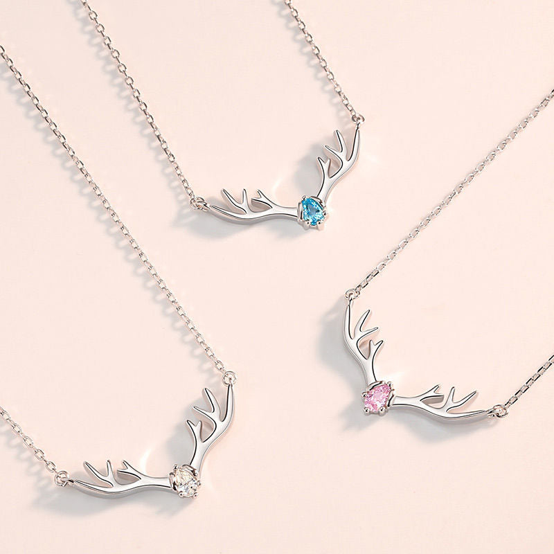 Collar de piedra con cuernos