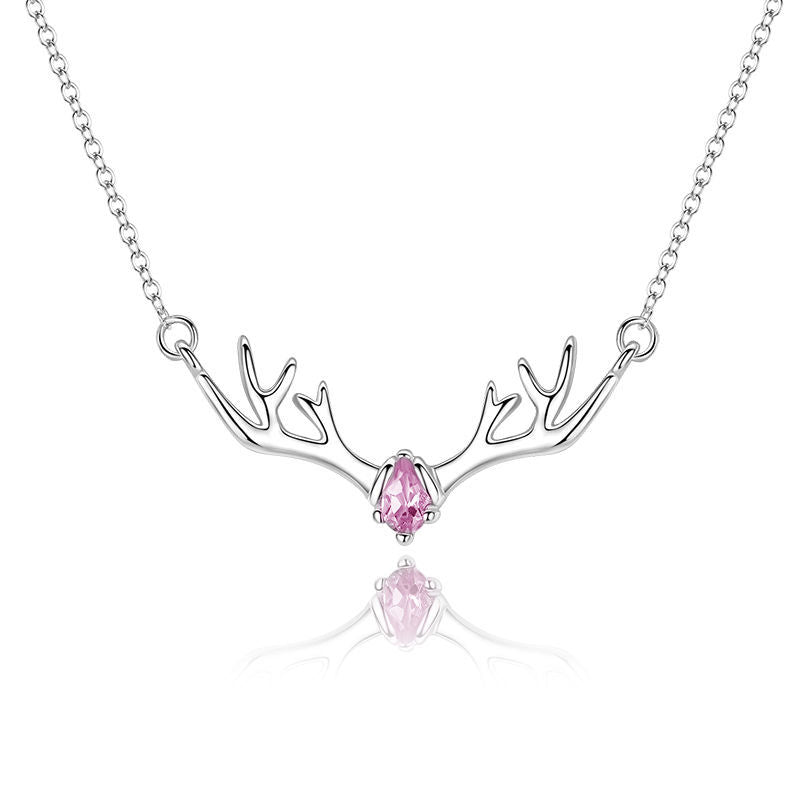 Collar de piedra con cuernos