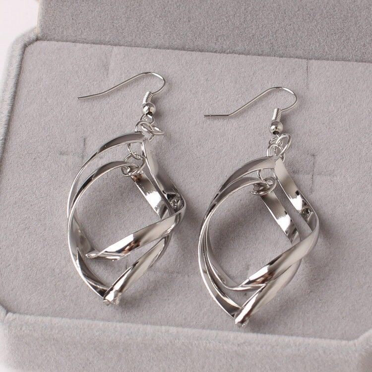 Aretes de hoja doble