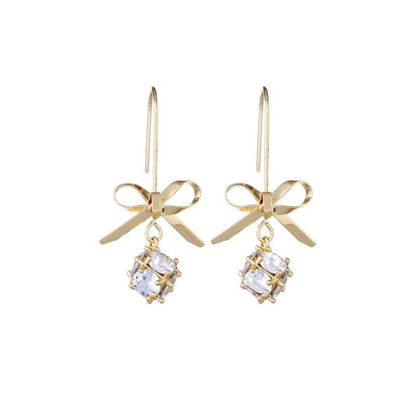 Hermosos aretes con diseño de flor