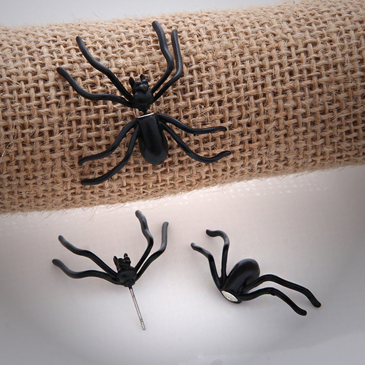 Juego de aretes con diseño de araña