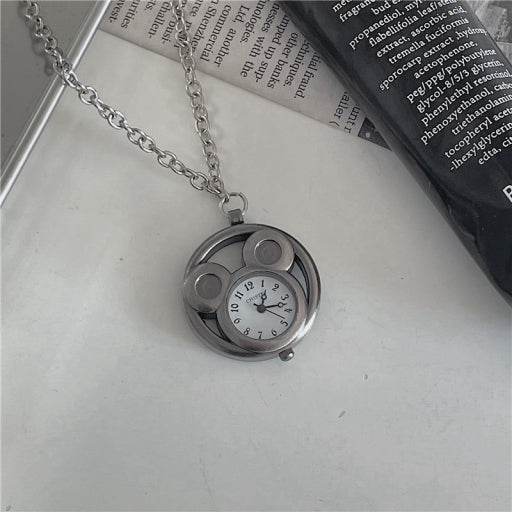 Reloj de cadena con diseño
