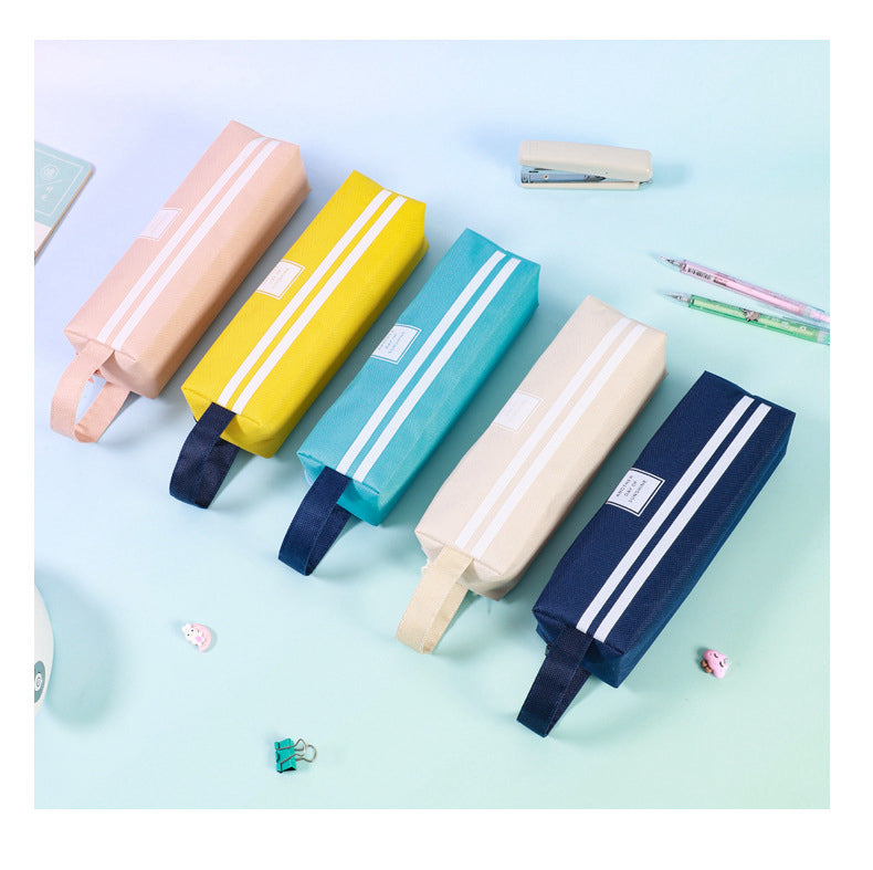 Estuche con diseño de líneas