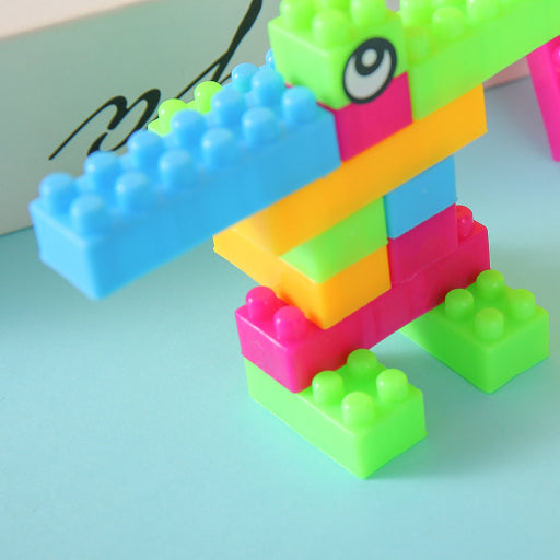 pequeños bloques de construcción multicolores