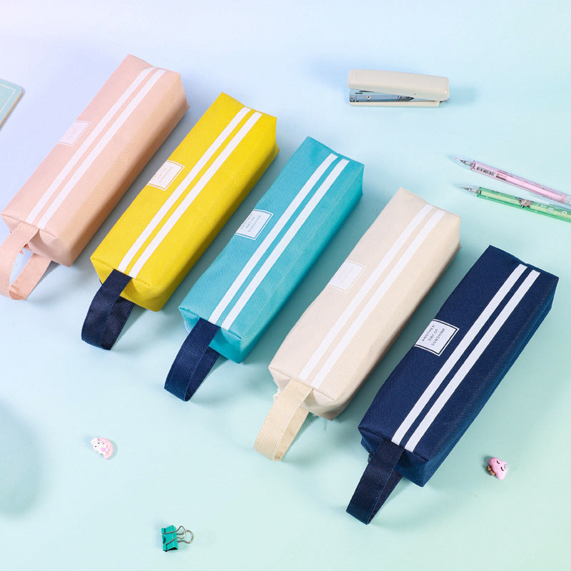 Estuche con diseño de líneas