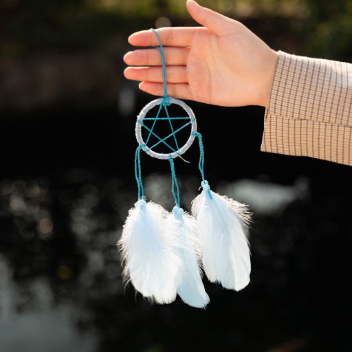 Campana de viento de plumas