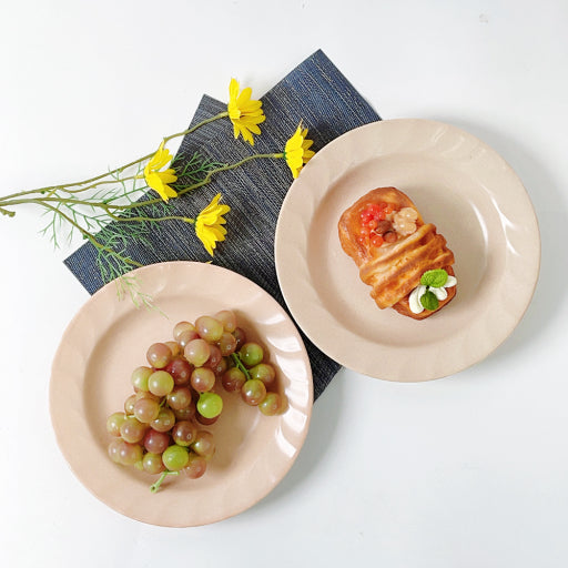 Plato de color sólido con borde corrugado de 9 pulgadas