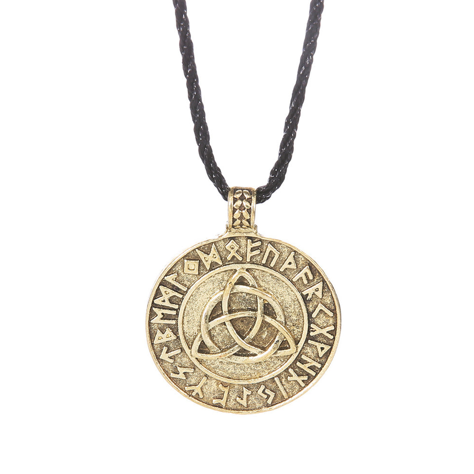 Collar de triqueta