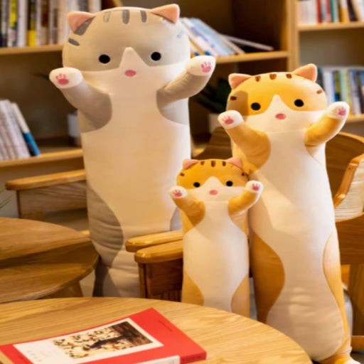 Gato gris de peluche