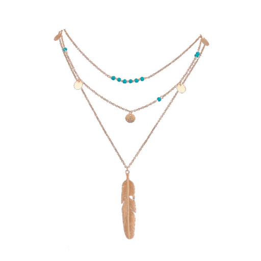 Collar multicapa con pluma