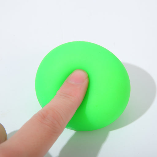 Bolas de harina extruidas que cambian de color