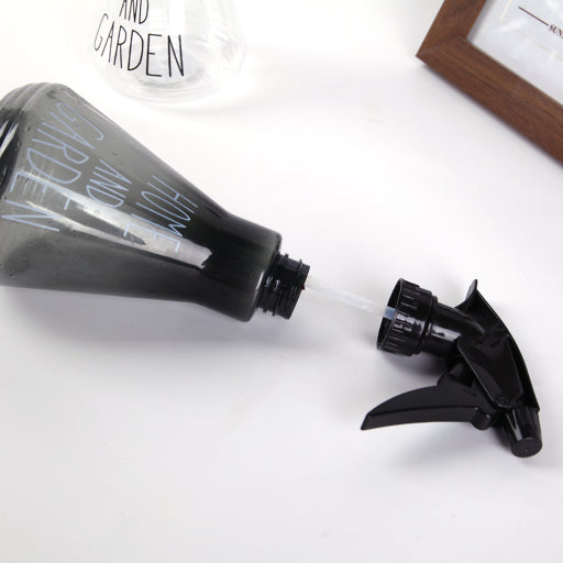 Botella de spray transparente de 500 ml.