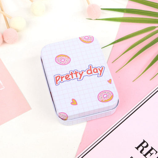 Pequeña caja metálica para almacenamiento