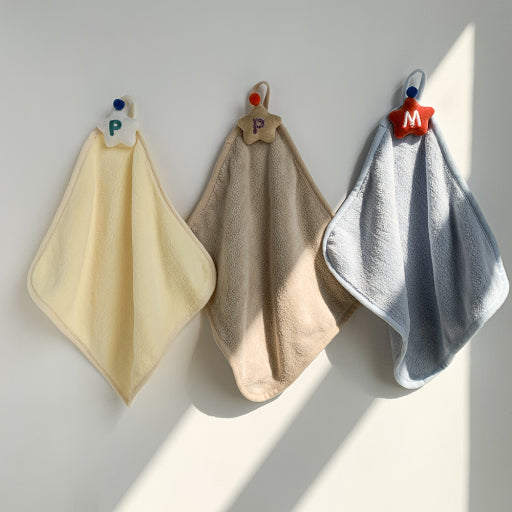 Toalla de mano con bordado de letras