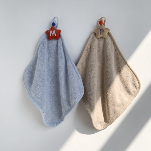 Toalla de mano con bordado de letras