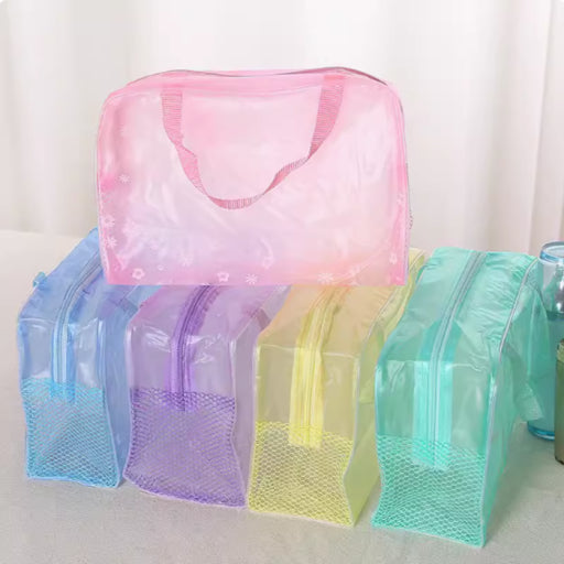 Cosmetiquera transparente con flores