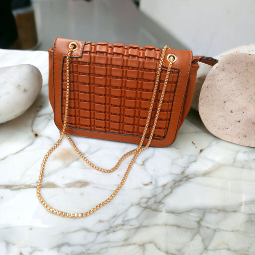 Bolso con cadena